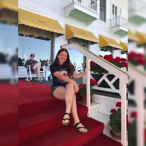 Meet your Posher, Kendra